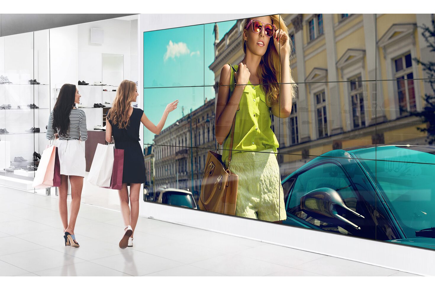 Installation images: Video Wall PNG (English)